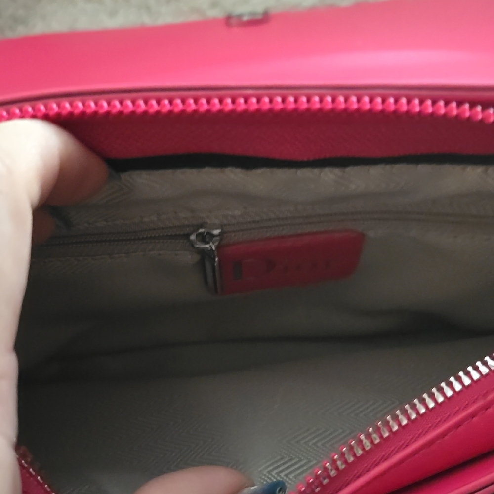 :FIRM: Hot Pink Quilted Crossbody Bag - Picture 9 of 12